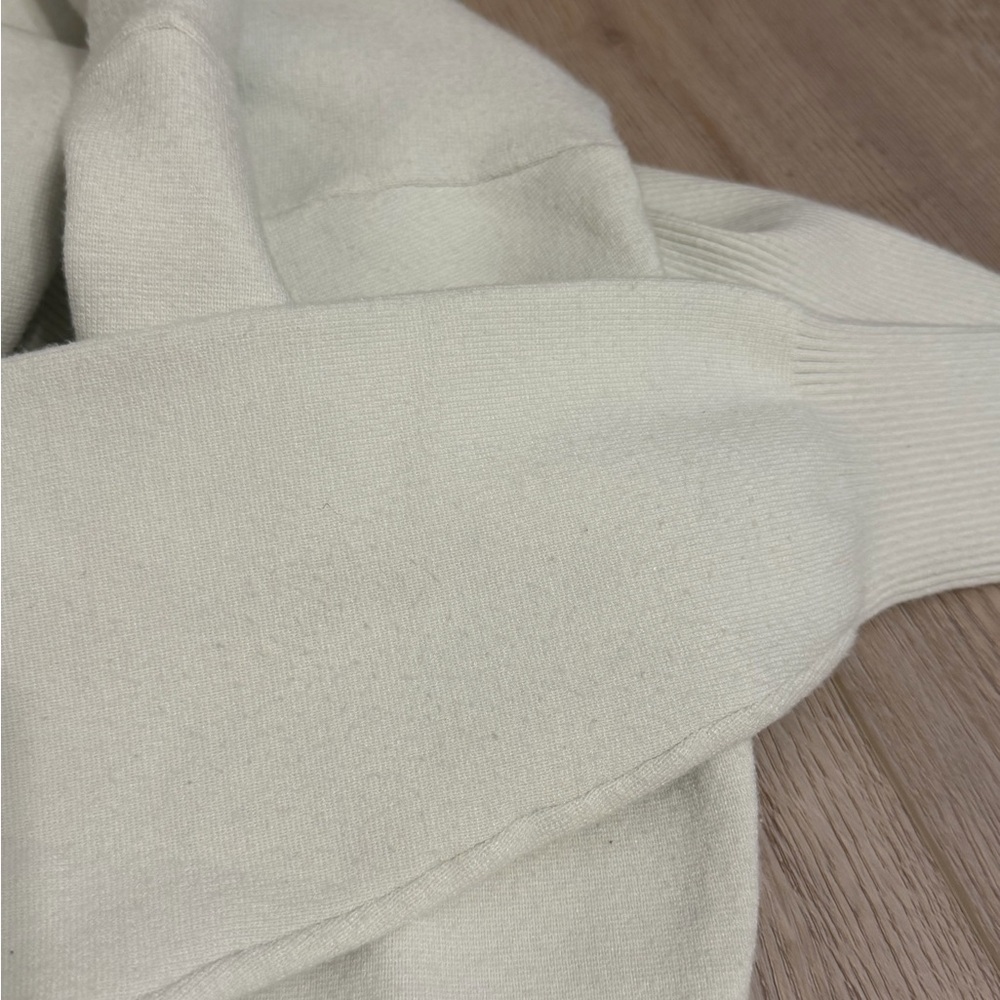 Aritzia Wilfred Golightly Button Cardigan Wonder Yarn in Light Birch Ivory XS - Picture 6 of 9